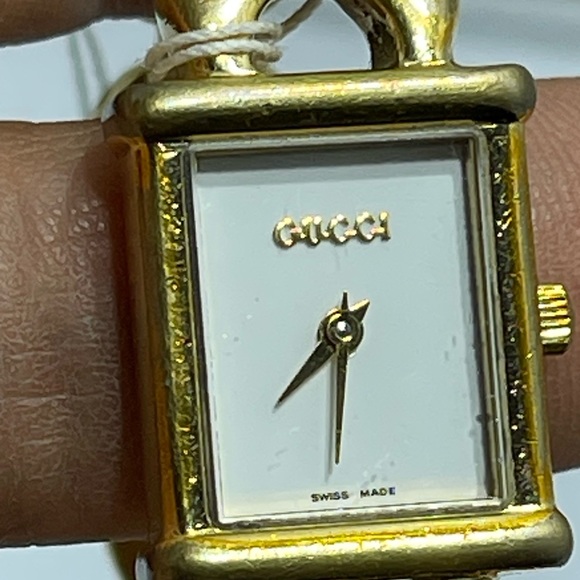 Gucci Watch size 61/2 inch. , preloved. Watch only. - Picture 9 of 11